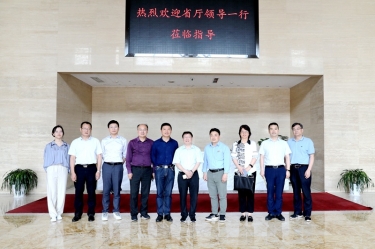 省人力社保厅二级巡视员陈荣华一行莅临辉达娱乐调研人才工作